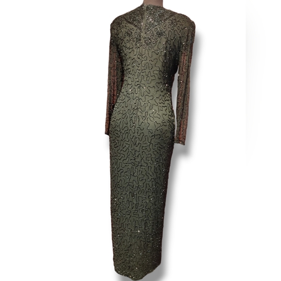 Long black beaded gown - Picture 8 of 10